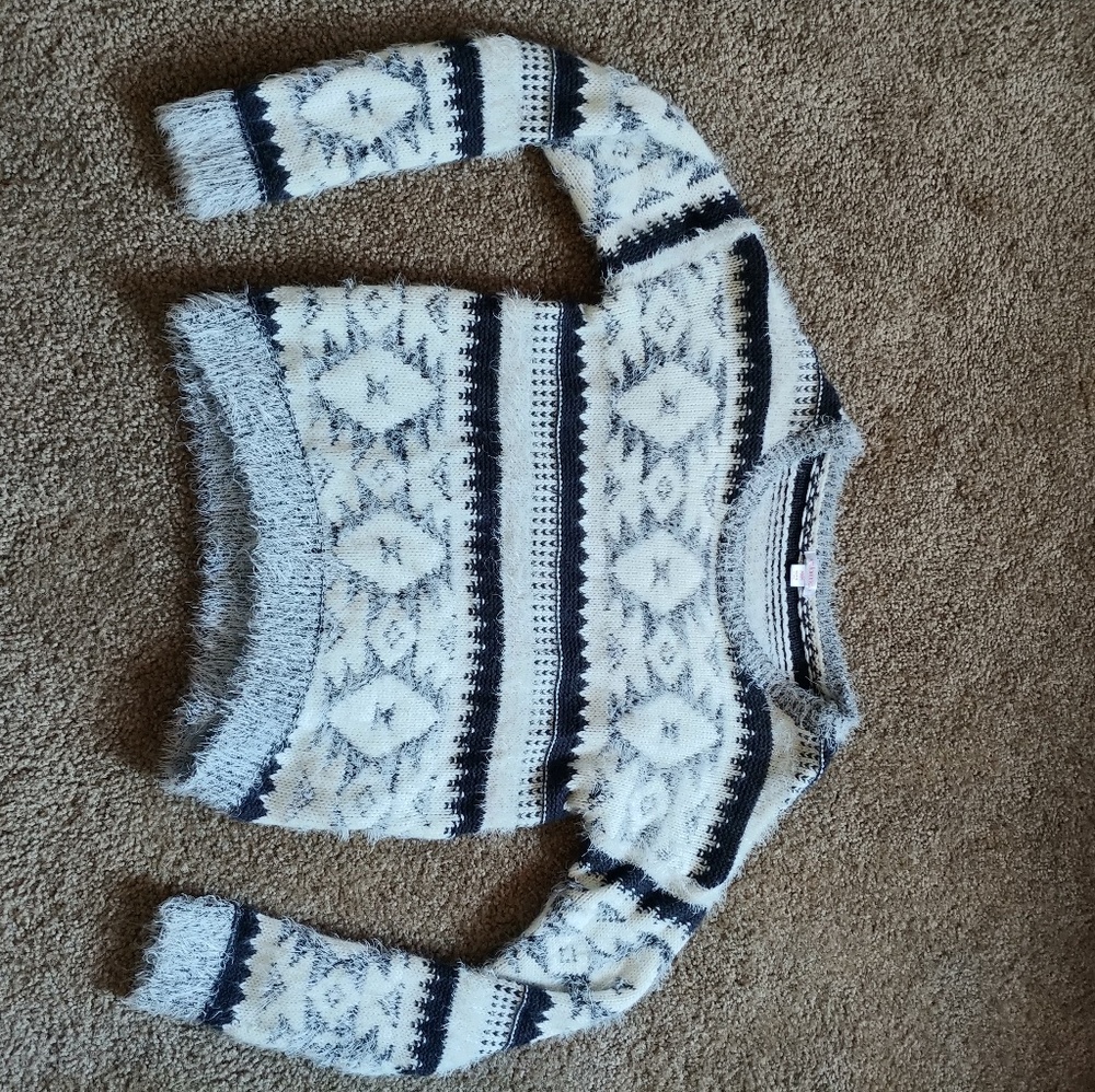 Long sleeved sweater
